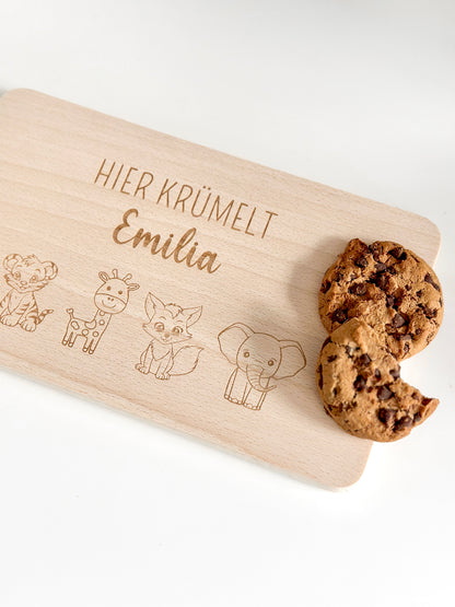 Brettchen Buche "Hier krümelt…"