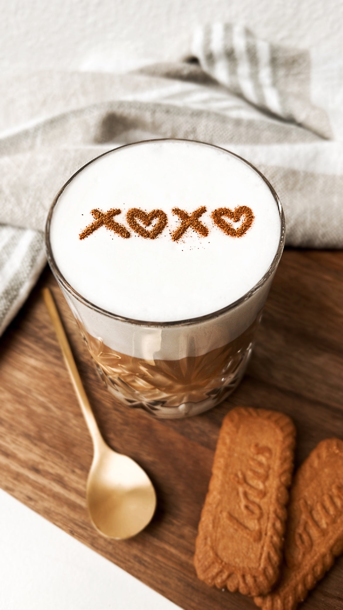 Milchschaumschablone "XOXO"